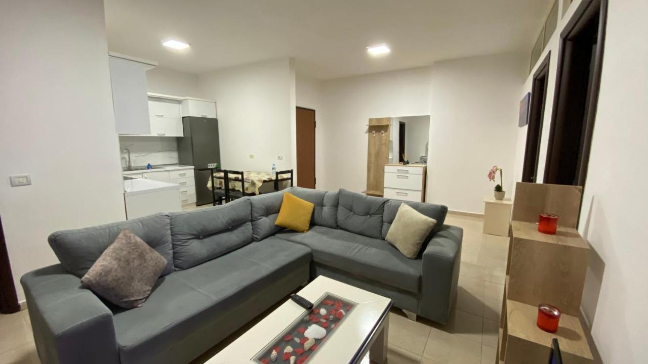 Ona'S Apartments Lushnjë Eksteriør bilde