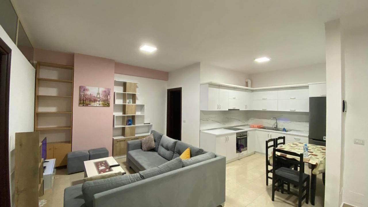 Ona'S Apartments Lushnjë Eksteriør bilde