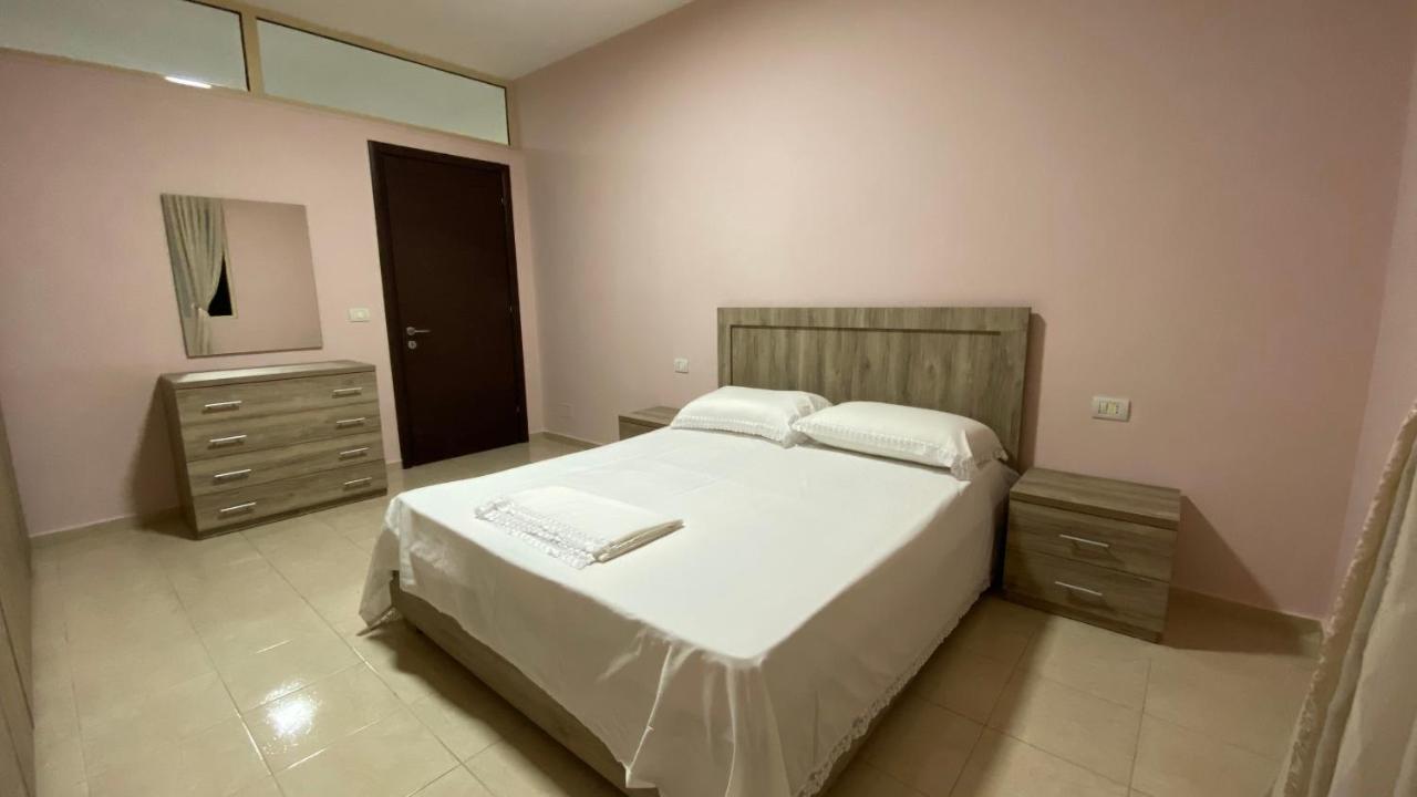 Ona'S Apartments Lushnjë Eksteriør bilde